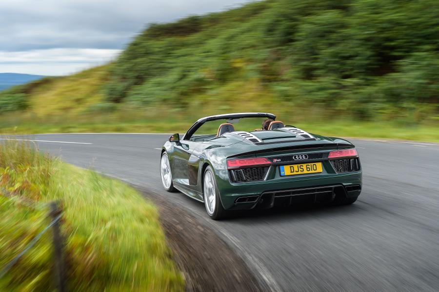  Audi R8 Spyder V10 Plus 2017 года  (UK) (фото 39 из 40)